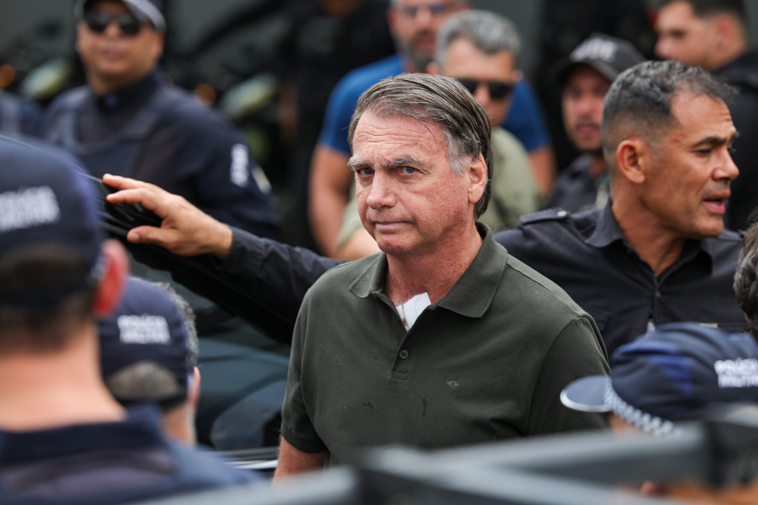 STF publica decisão que condena Bolsonaro a 27 anos de prisão