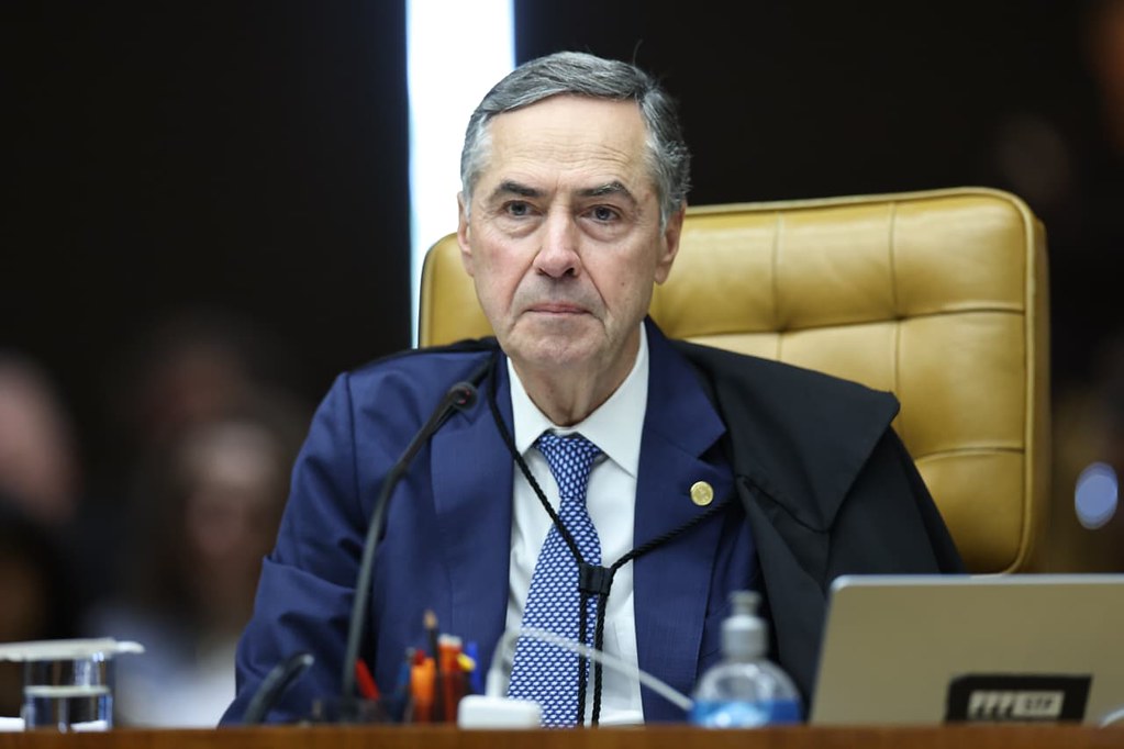 Ministro Barroso anuncia aposentadoria do STF