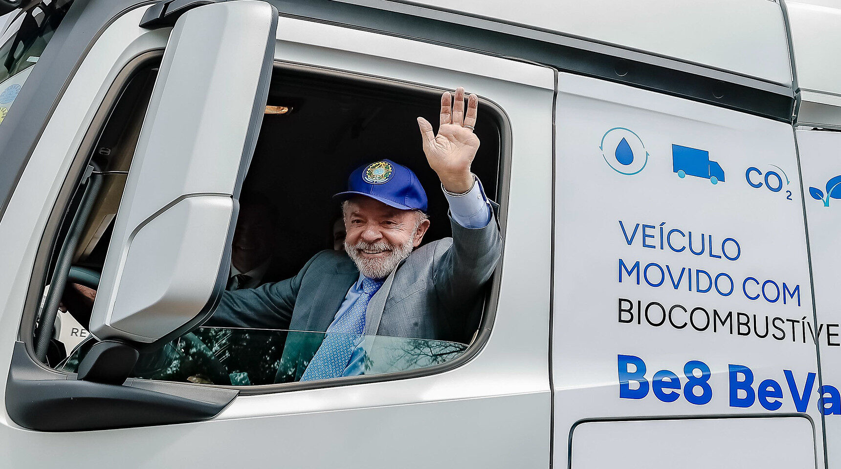 Sistema Nacional de Educação é sancionado por Lula