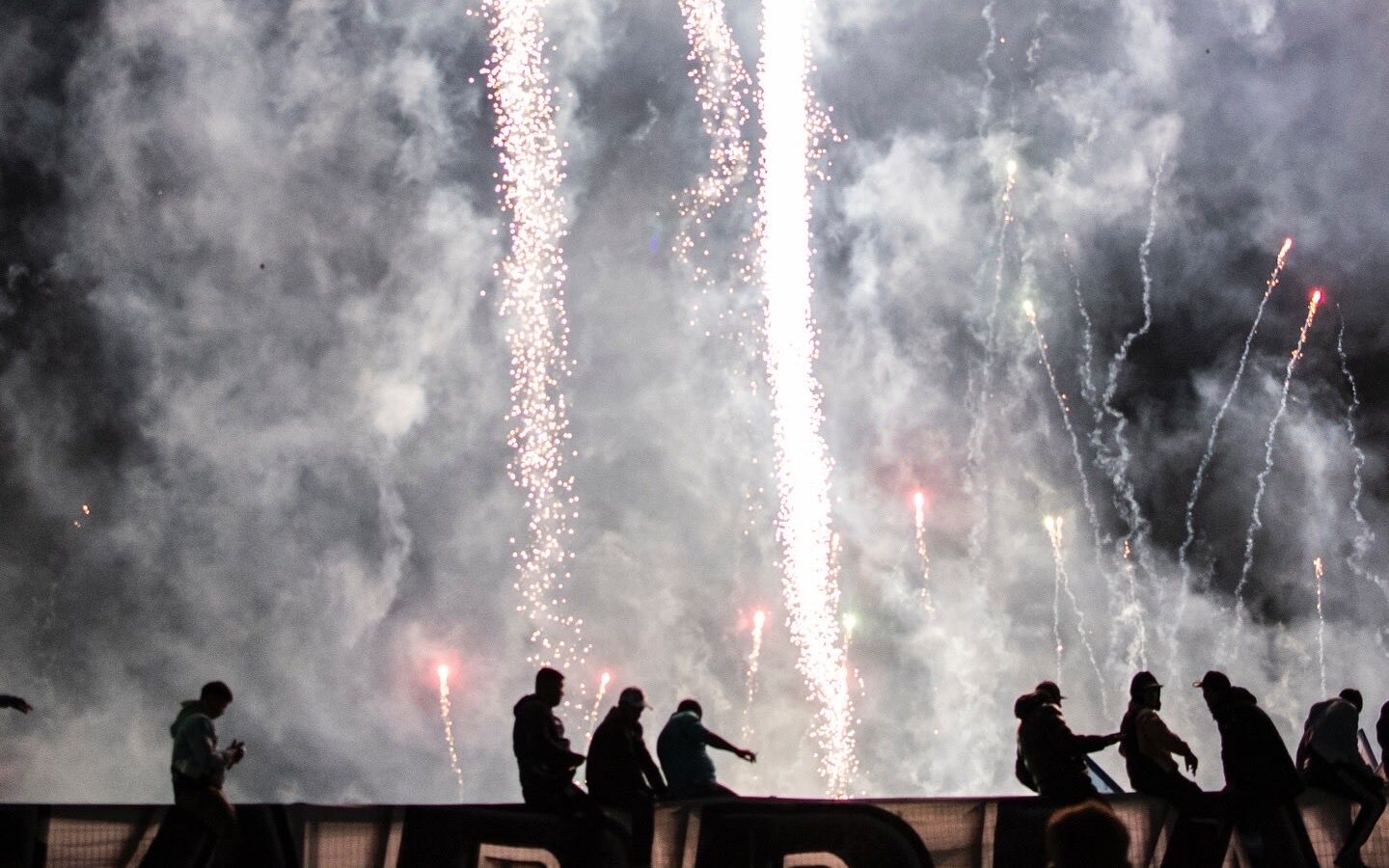 Torcida do Racing transforma estádio em festa pré-Libertadores