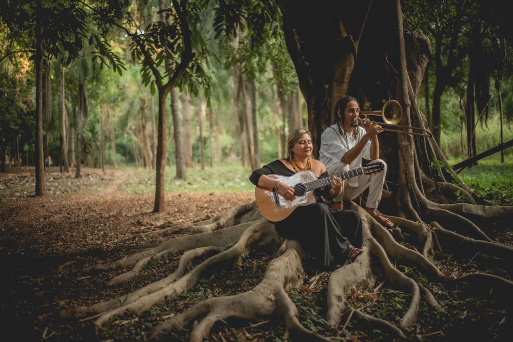 Luna Duo lança “Pequindê”, EP que une influências musicais da Bahia e de Goiás