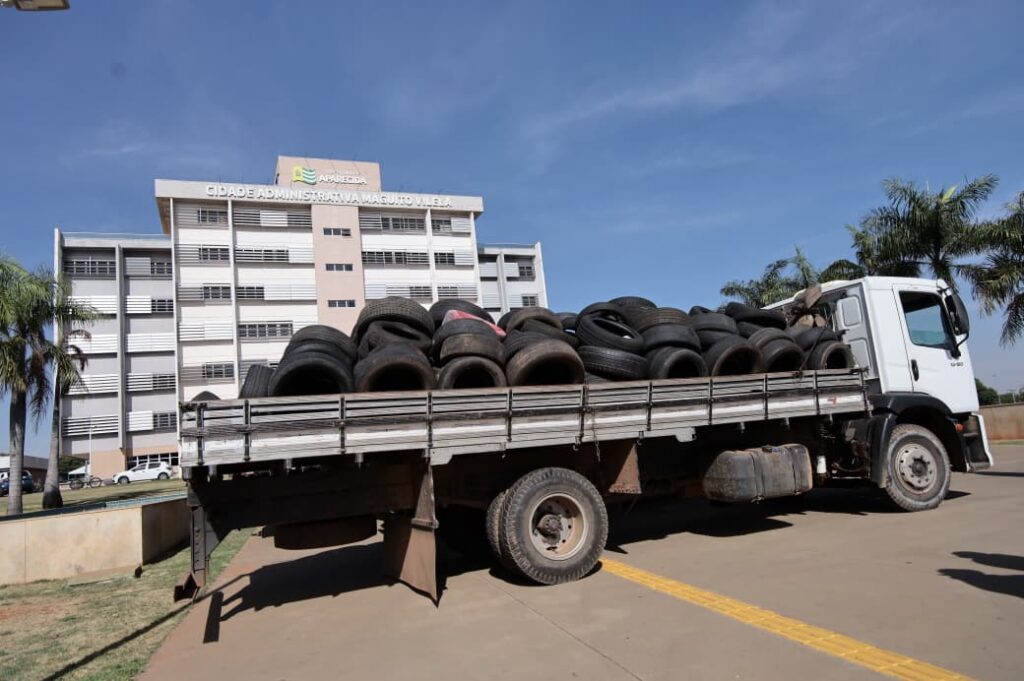 Combate à dengue: Aparecida de Goiânia retira mais de 10 mil pneus em um dia
