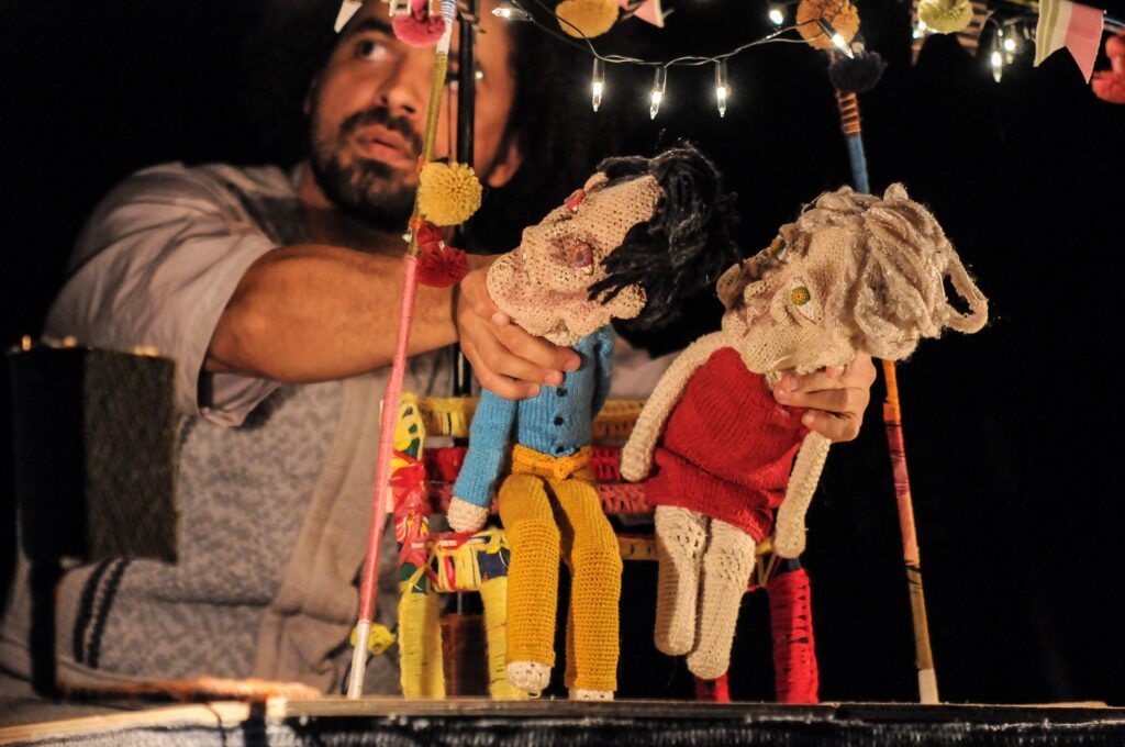 Cia Nu Escuro oferece oficinas gratuitas de teatro em Goiânia