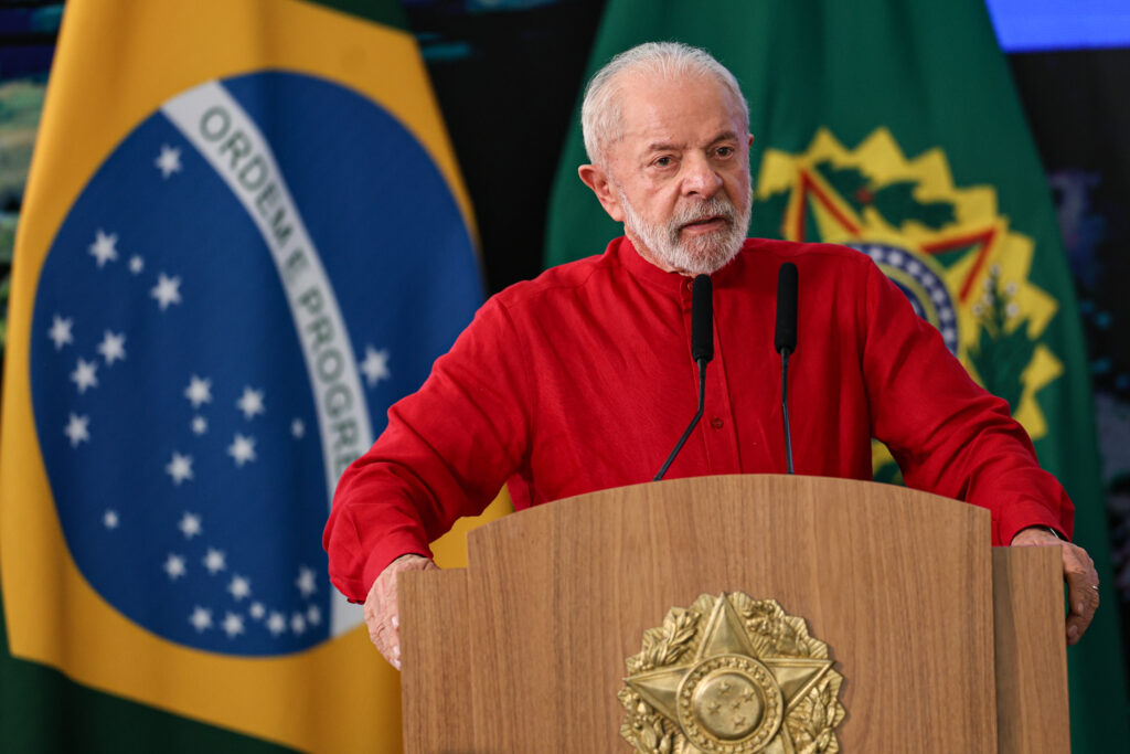 Aprovação de Lula cresce e atinge pico em 2025, mas país segue dividido, aponta Quaest