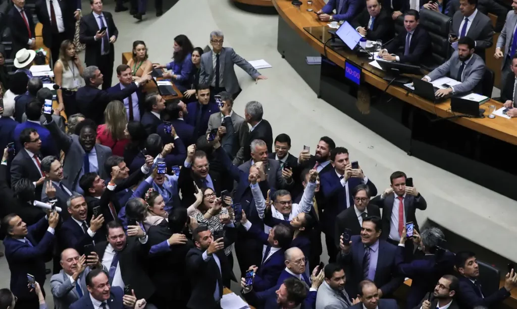 Câmara retira MP alternativa ao IOF; medida taxaria bilionários e apostas esportivas