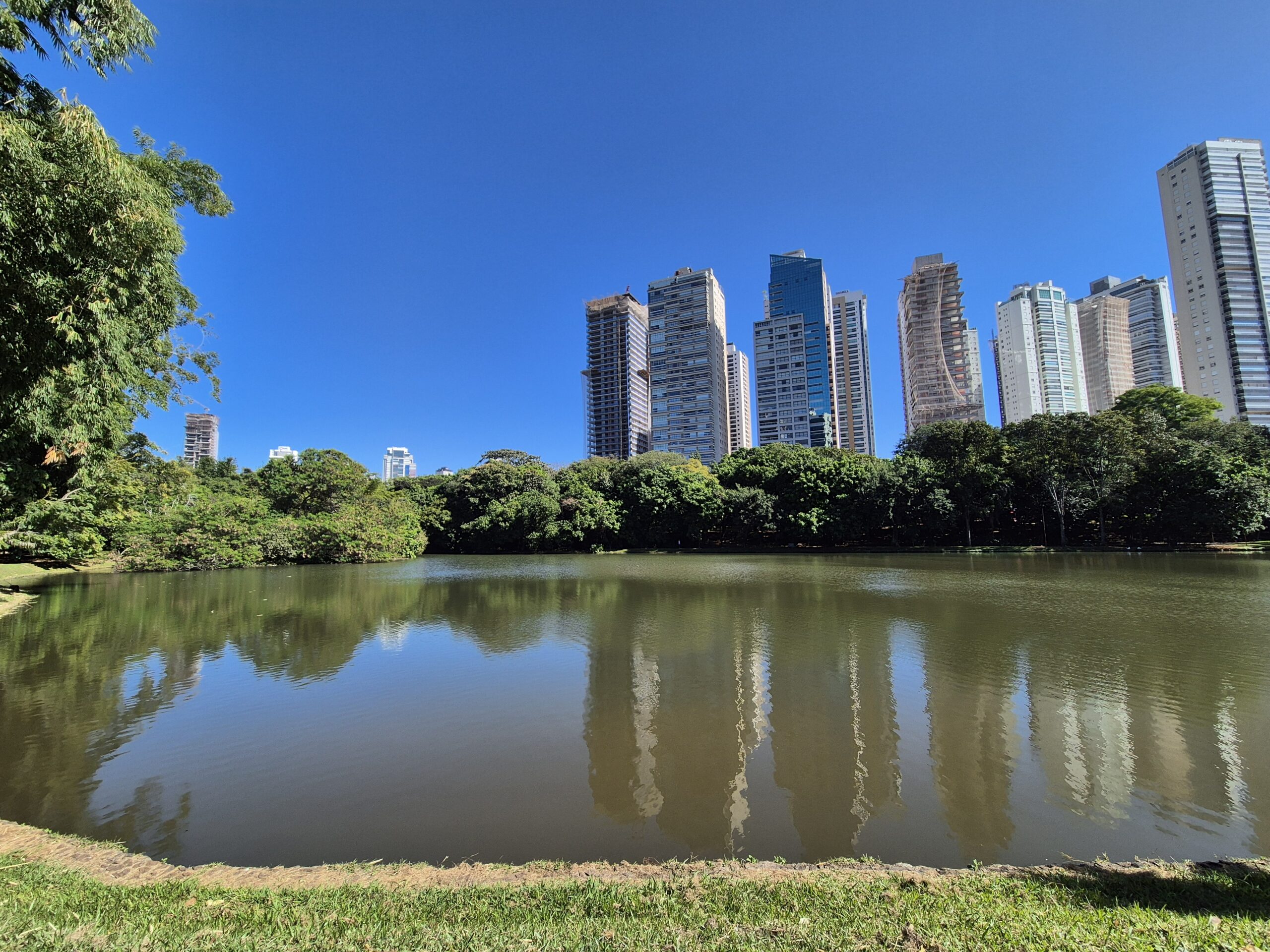 Câmara dá aval inicial para empresas nomearem espaços públicos em Goiânia