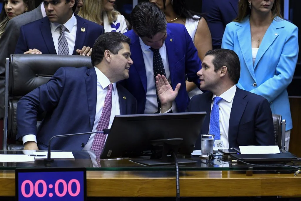 Congresso derruba 52 vetos presidenciais à lei do licenciamento ambiental