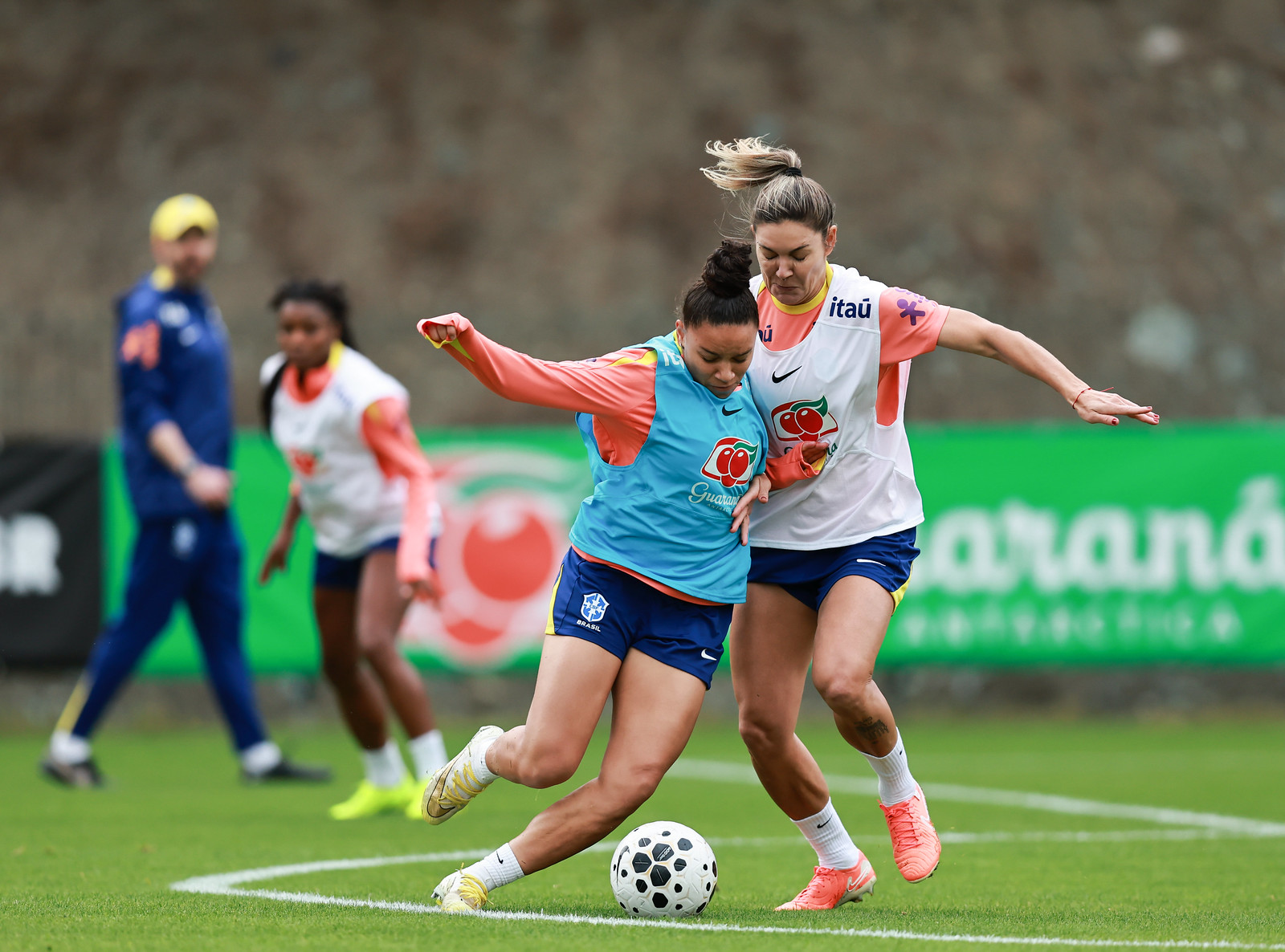 Seleção Feminina enfrenta Noruega e Portugal