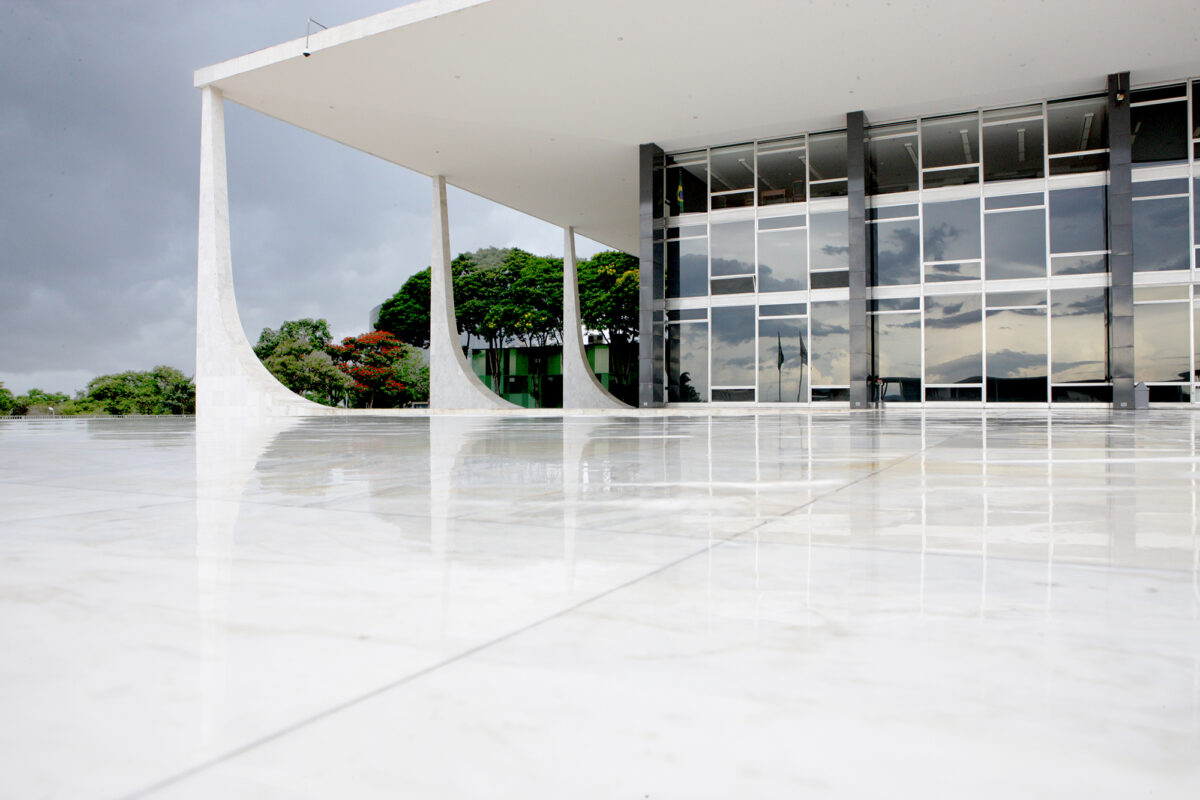 STF inicia julgamento de militares e agente da PF por tentativa de golpe