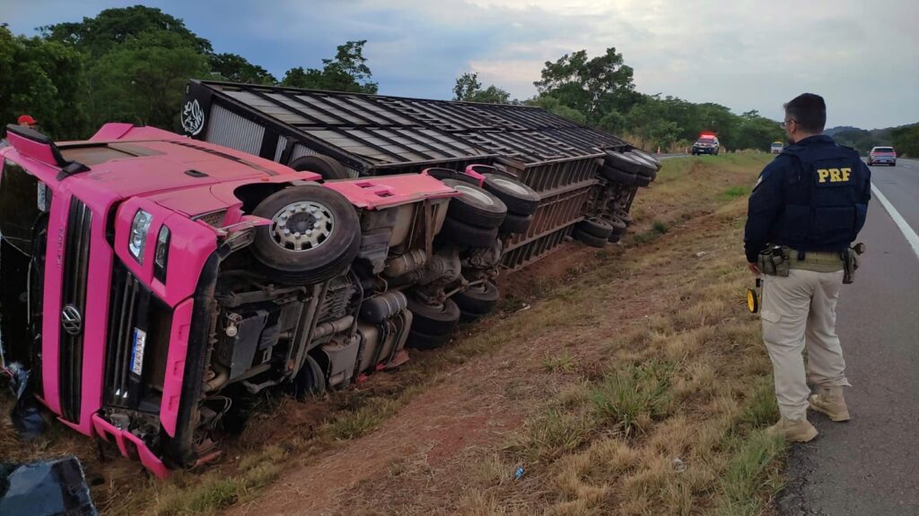 Fim de semana nas rodovias federais de Goiás registra 3 mortes e 19 acidentes, aponta PRF