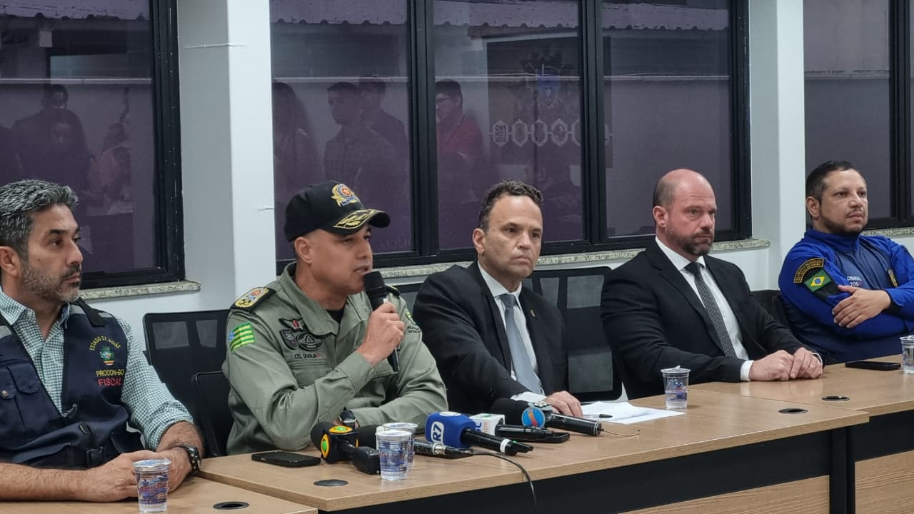 Polícias prendem 32 pessoas em Goiás após foguetório ligado ao Comando Vermelho