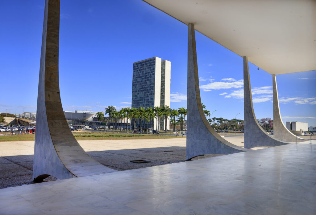 Supremo reconhece omissão do Congresso na criação do Imposto sobre Grandes Fortunas