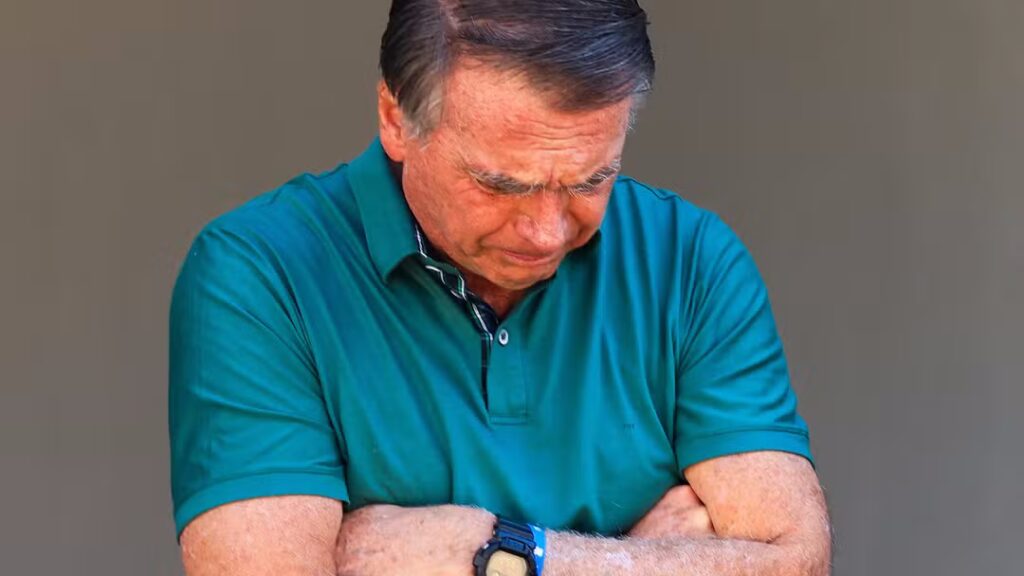 Bolsonaro é preso preventivamente por ordem de Moraes