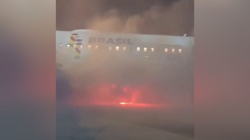 Aeronave é evacuada após equipamento de solo pegar fogo em Guarulhos