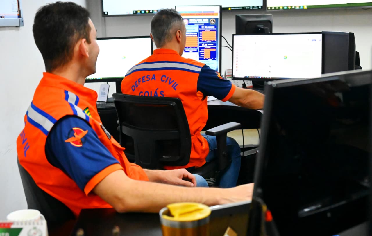Como funcionam os alertas da Defesa Civil durante chuvas fortes em Goiânia