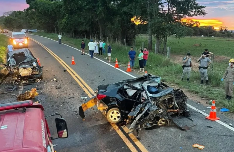 Três policiais militares e outras 2 pessoas morrem em acidente na GO-164