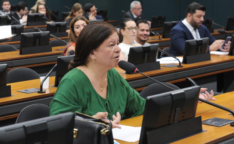 CCJ aprova revogação da Lei da Alienação Parental e proposta pode seguir ao Senado