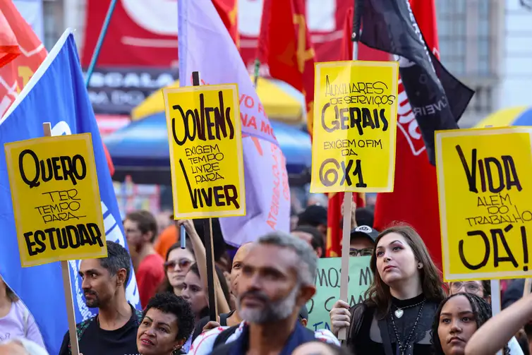 Planalto rejeita manter escala 6×1 e pressiona Câmara por mudança na jornada