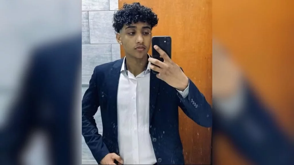 Policiais à paisana baleiam jovem após abordagem em shopping de Valparaíso de Goiás