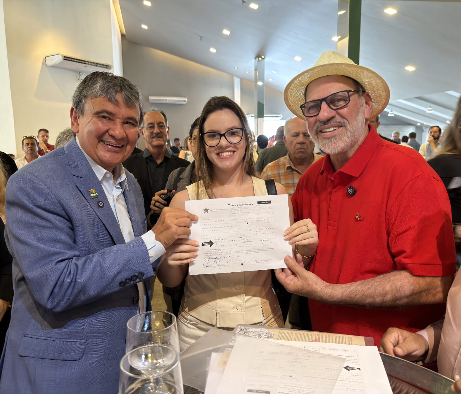 Debate sobre Bolsa Família e combate à pobreza reúne lideranças políticas em Goiânia