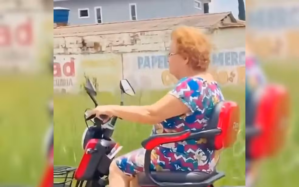 Maria Rita, 84, compra triciclo e vira sensação nas redes sociais