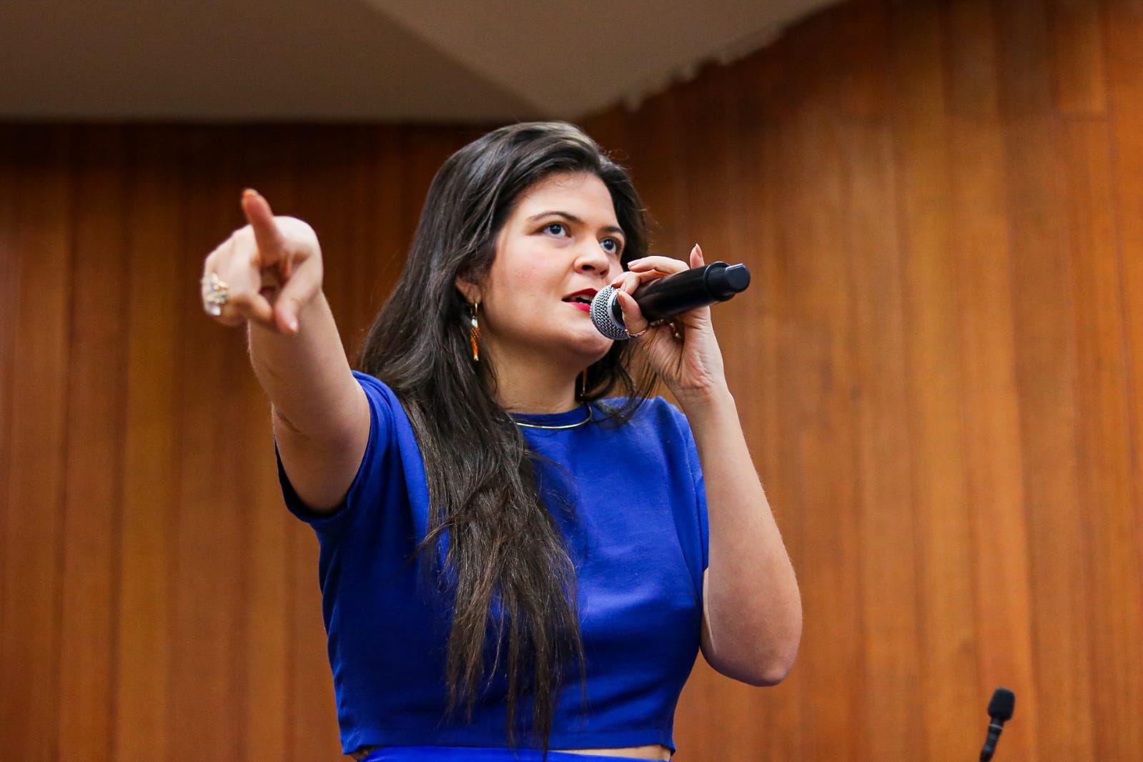 Vereadora Aava Santiago reage a ação do PSDB que pede perda de mandato