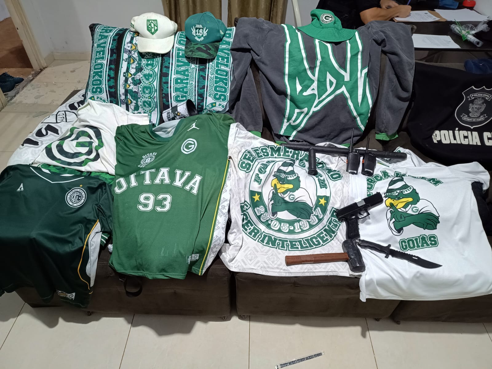 Polícia cumpre mandados contra torcedores suspeitos de emboscadas