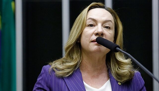 Adriana Accorsi: “especulação sobre acordo com Marconi Perilo não condiz com realidade”