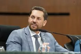 Bruno Peixoto contra o resto