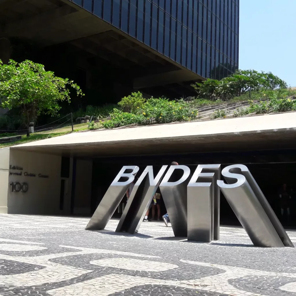 BNDES oferece R$ 10 bi em crédito para indústria