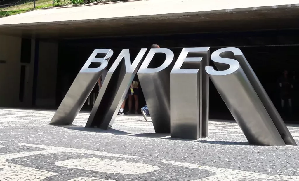 BNDES oferece R$ 10 bi em crédito para indústria