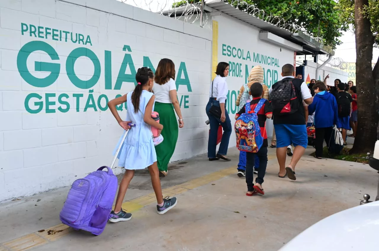 Goiânia anuncia convocação de 102 novos pedagogos aprovados em concurso