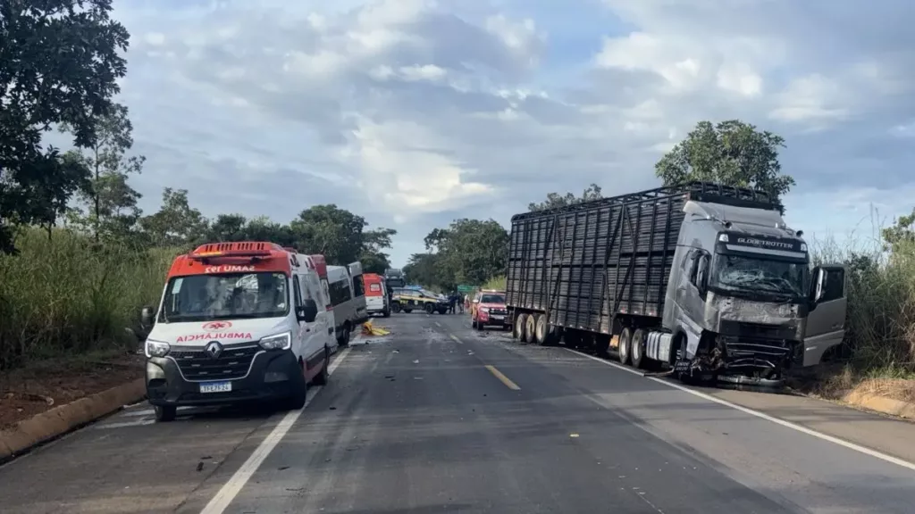 Tragédia na BR-020: colisão entre três veículos deixa oito mortos em Formosa