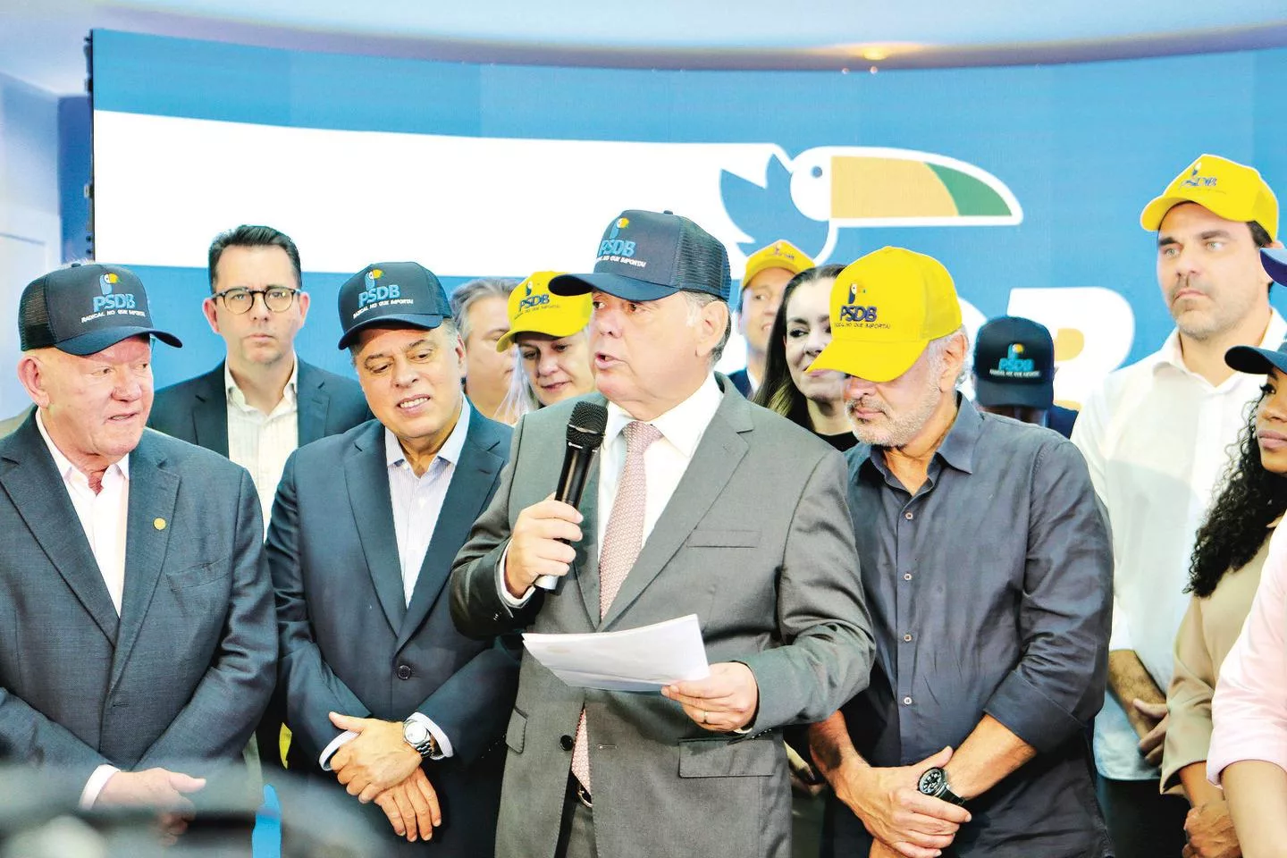 Marconi diz que dinheiro que recebeu do Banco Master foi “complemento de renda”