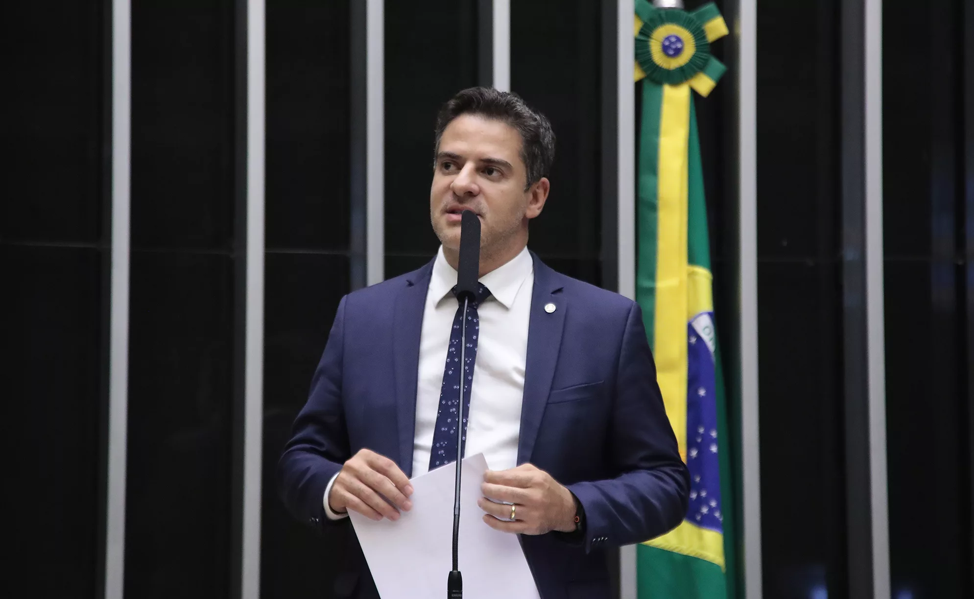 Projeto de lei propõe que pais autorizem aulas sobre gênero em escolas