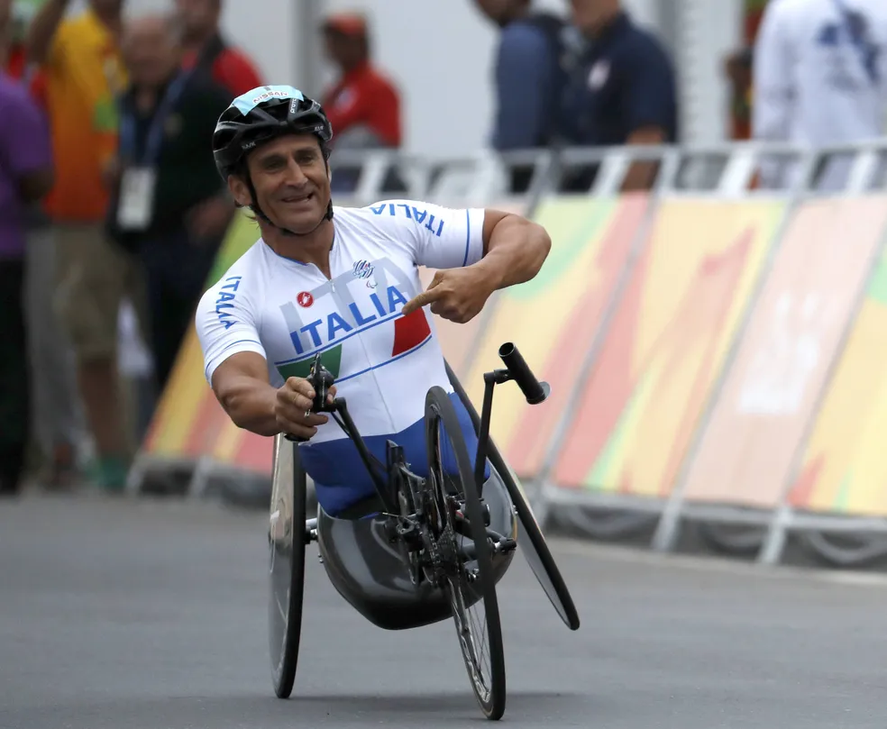 Morre Alessandro Zanardi, lenda do esporte, aos 59