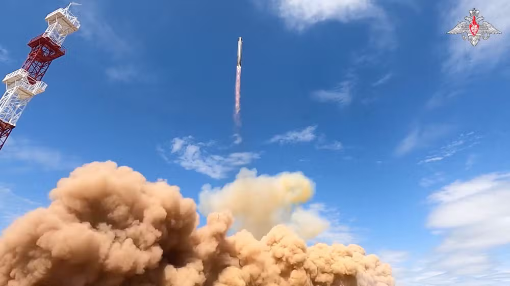 Rússia testa míssil nuclear “Satanás”