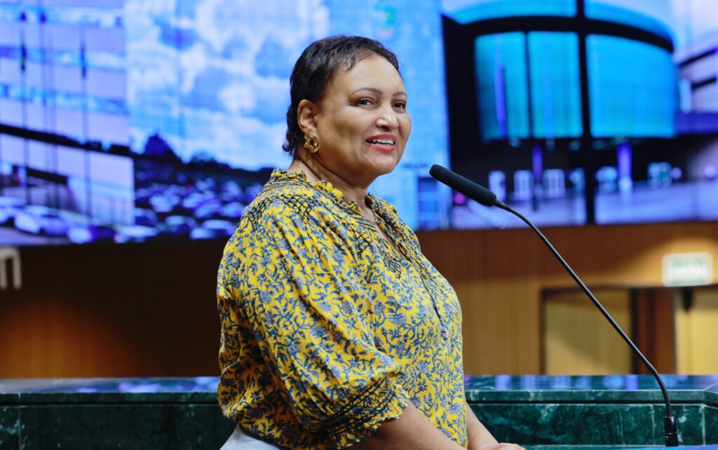 Cláudia Lira desiste de candidatura e assume Prefeitura de Goiânia de forma interina