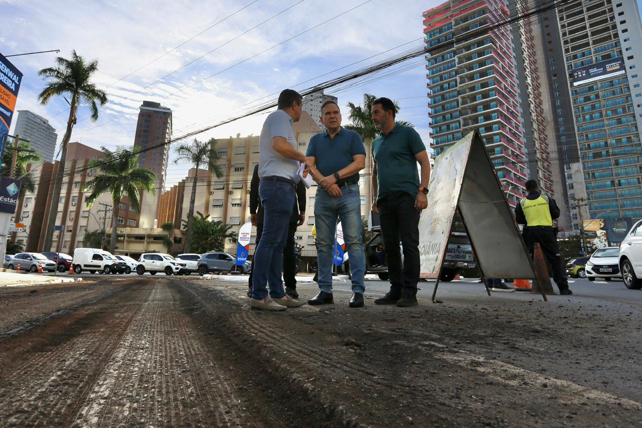 Avenidas T-10 e T-55 terão sentido único para reduzir congestionamentos, diz prefeitura