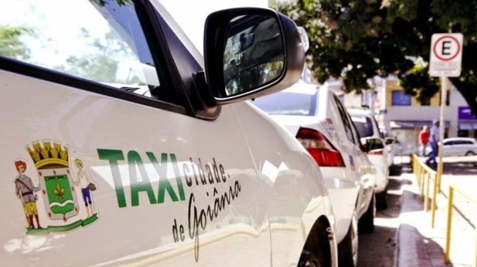 Goiânia abre vagas para táxis em rodoviárias
