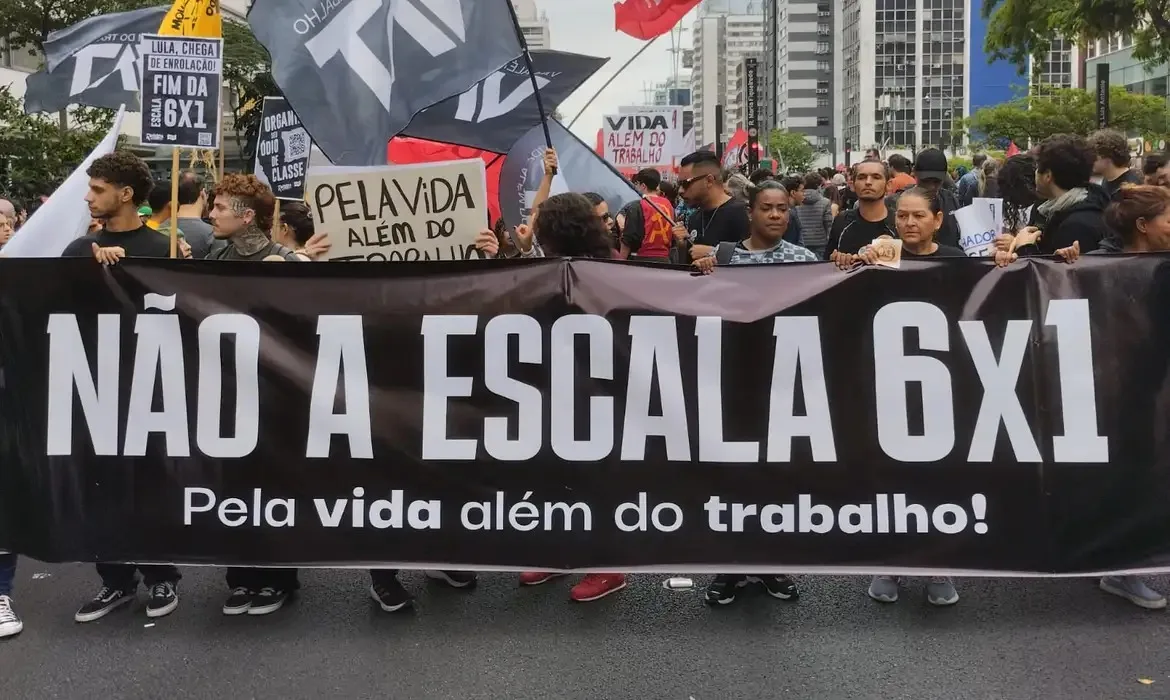 O fim da escala 6×1 pode estar longe de acabar; deputados goianos querem 10 anos de transição