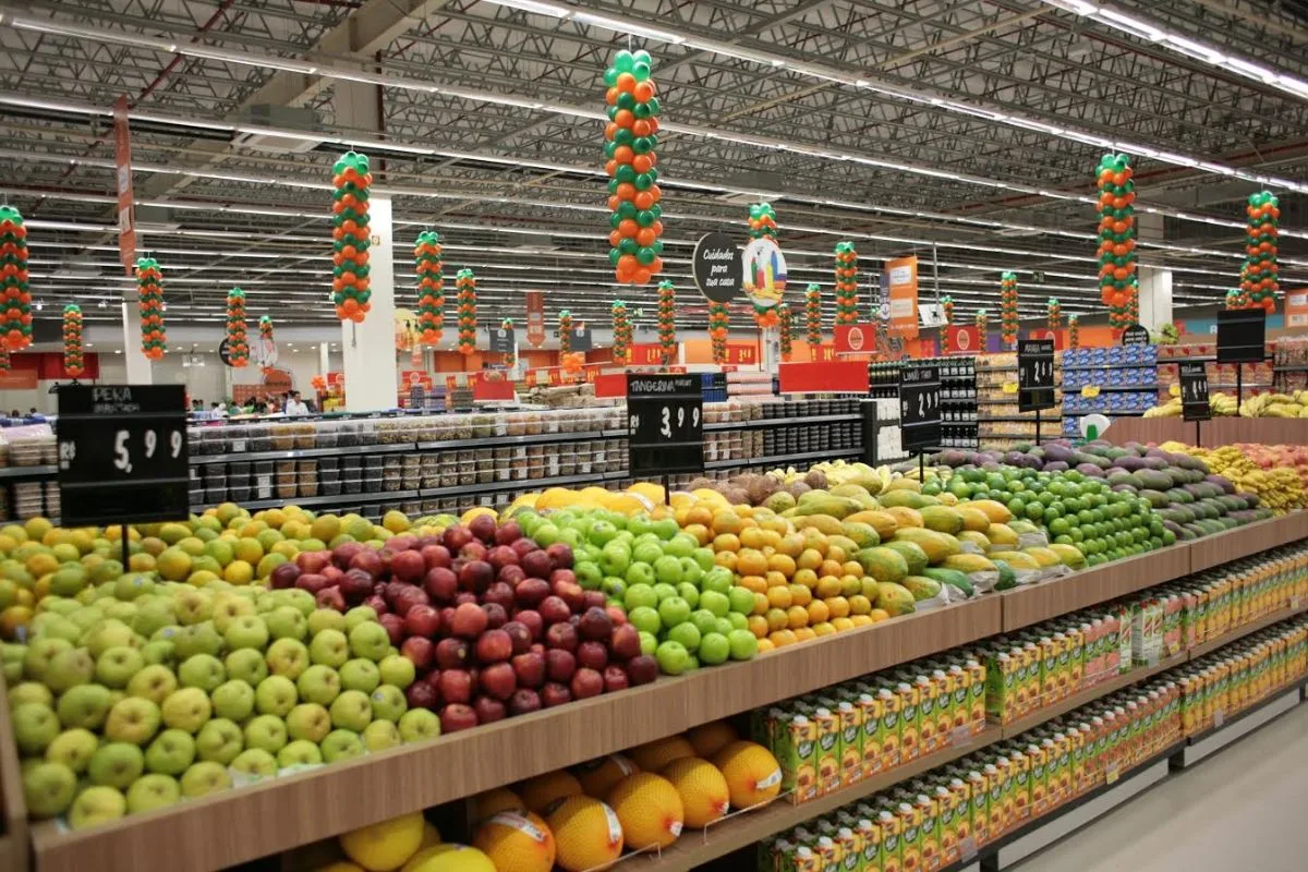 Justiça decide: supermercados da Agos podem funcionar após 11h em domingos e feriados