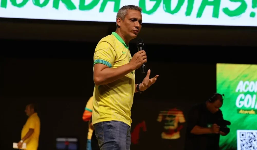 Gayer indenizará PT por mentiras sobre atentado sofrido por Bolsonaro