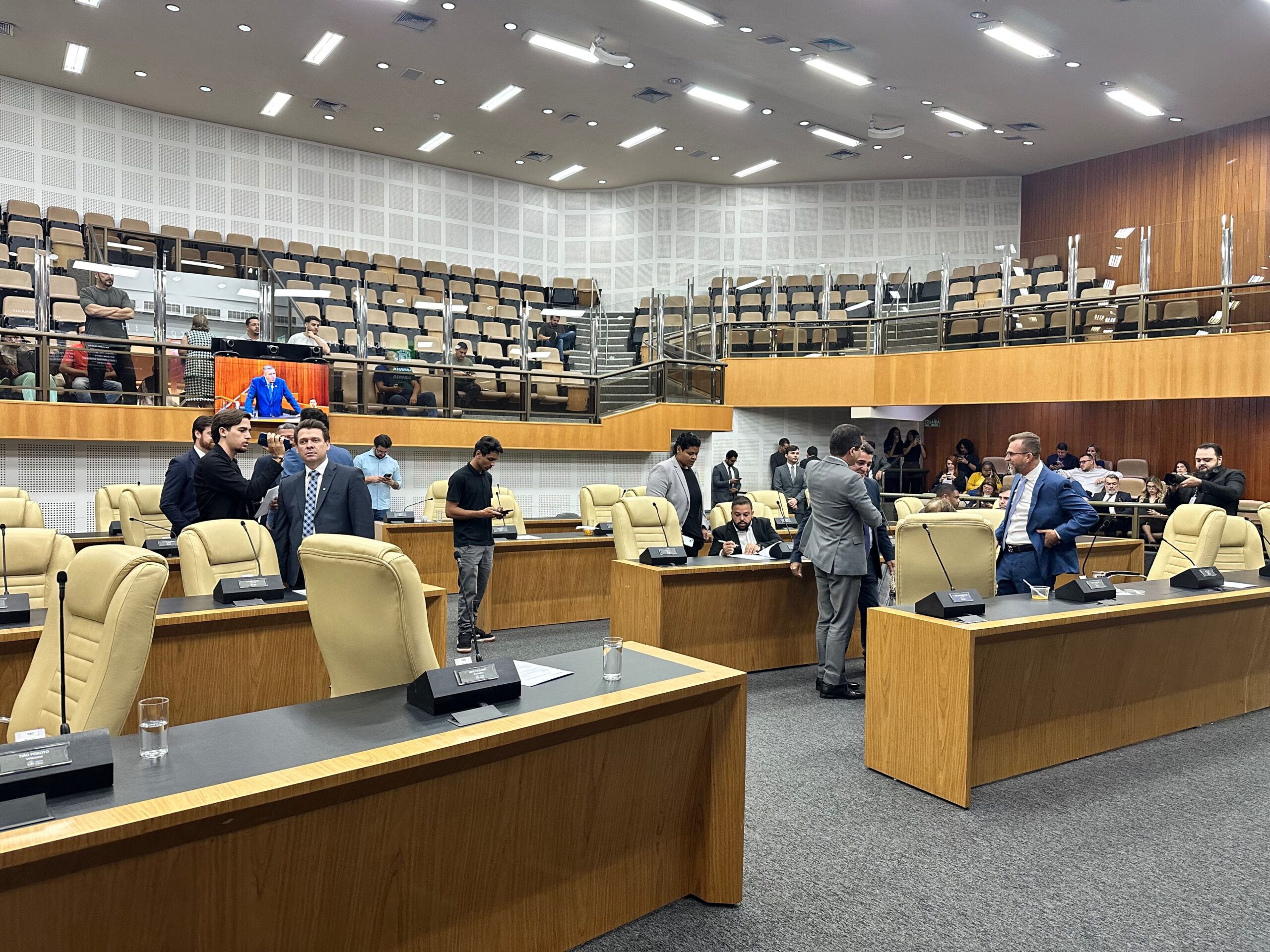 Câmara derruba veto de Mabel e mantém benefício para templos religiosos