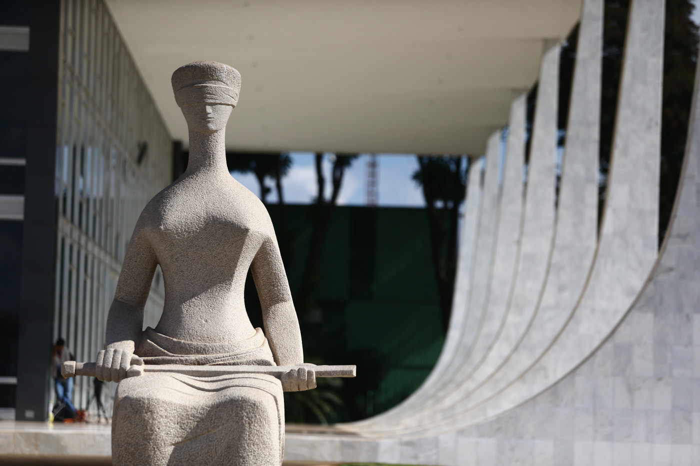 Deputado que incitou atos de 8/1 fecha acordo com PGR