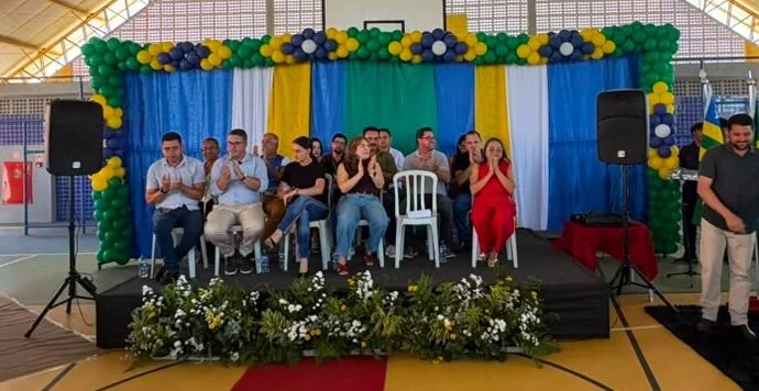 Obra de R$ 5,3 mi moderniza escola após 40 anos de espera
