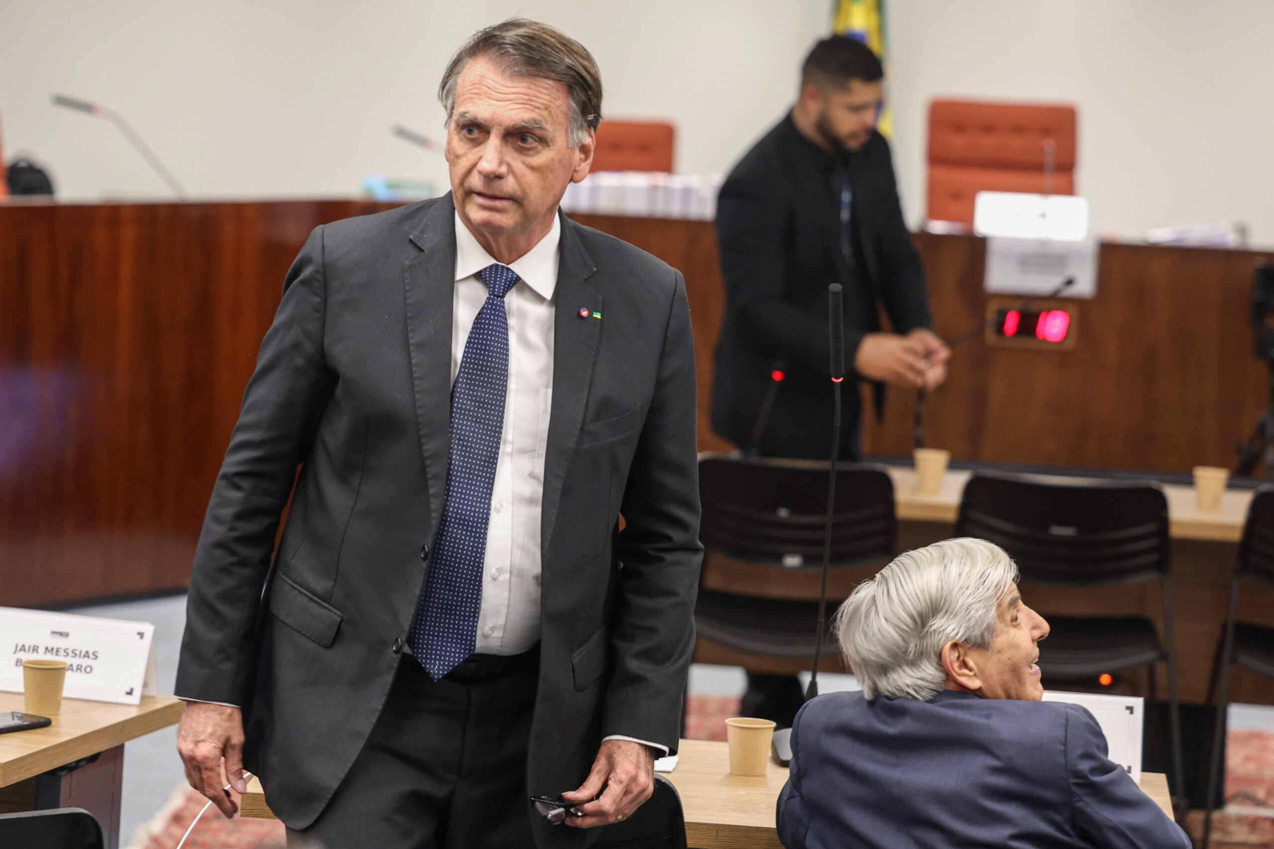 Fim da prisão domiciliar pressiona nova decisão do STF sobre Bolsonaro