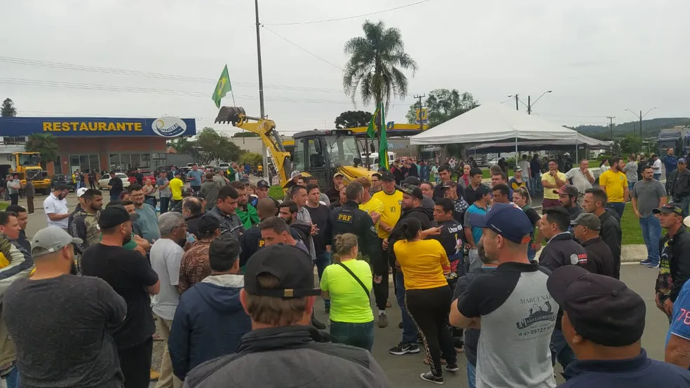 Comissão aprova MP que inclui anistia a multas de bloqueios pós-eleição