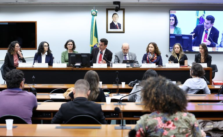 Como a pressão empresarial restringe o alcance do novo imposto seletivo