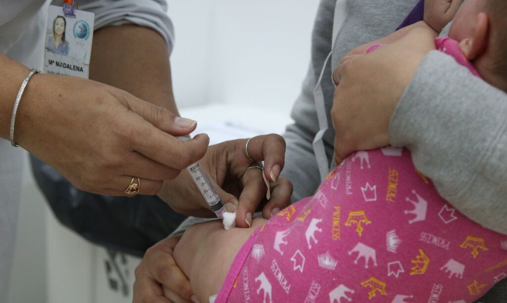 29122022 arquivo vacina covid bebe agencia brasil rovena rosa | PortalGO